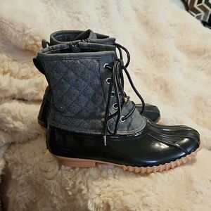 Sporto Women's Black and Gray Quilted Boots